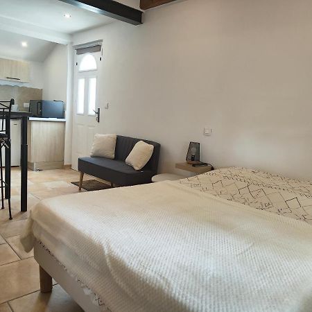 Studio Au Calme Avec Piscine Et Toutes Les Commodites Necessaires Le Thor Zewnętrze zdjęcie