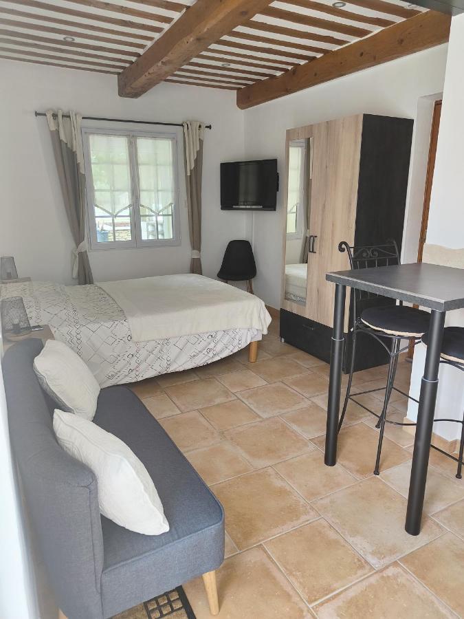 Studio Au Calme Avec Piscine Et Toutes Les Commodites Necessaires Le Thor Zewnętrze zdjęcie
