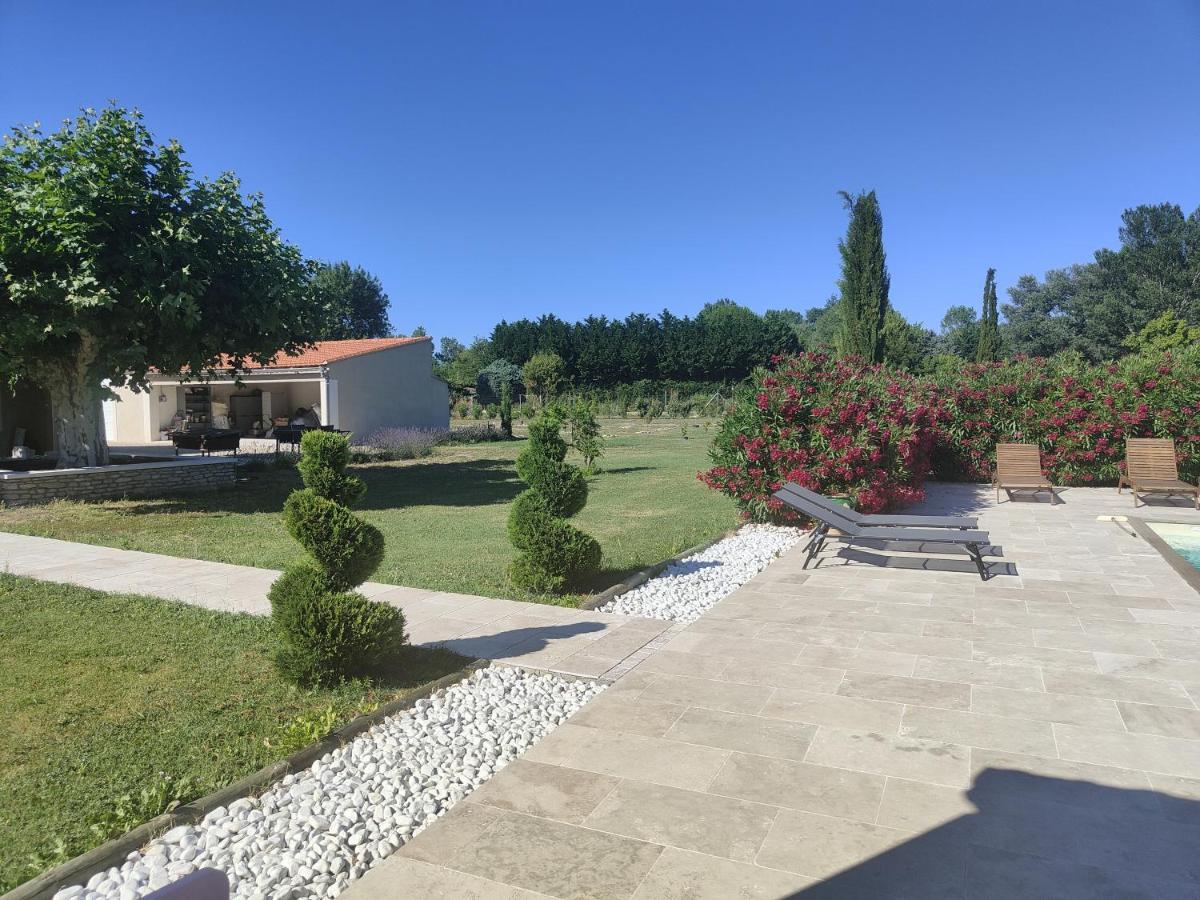 Studio Au Calme Avec Piscine Et Toutes Les Commodites Necessaires Le Thor Zewnętrze zdjęcie